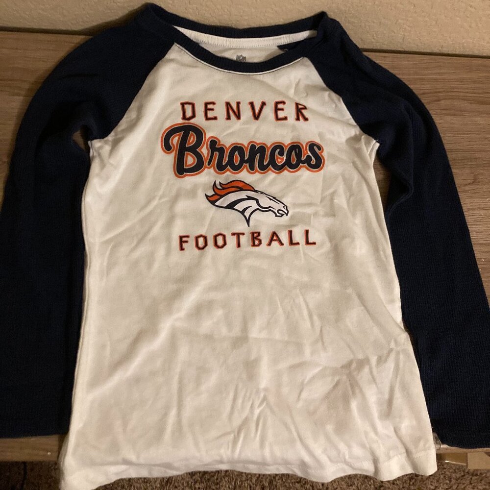 Denver Broncos Baseball Style T Shirt Girls Small 6-6X White and Navy Blue NFL